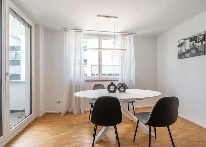 Exquis 2Br Design Apartment Louis I Parking I Balcony I Mercedes-Benz I Family-Friendly