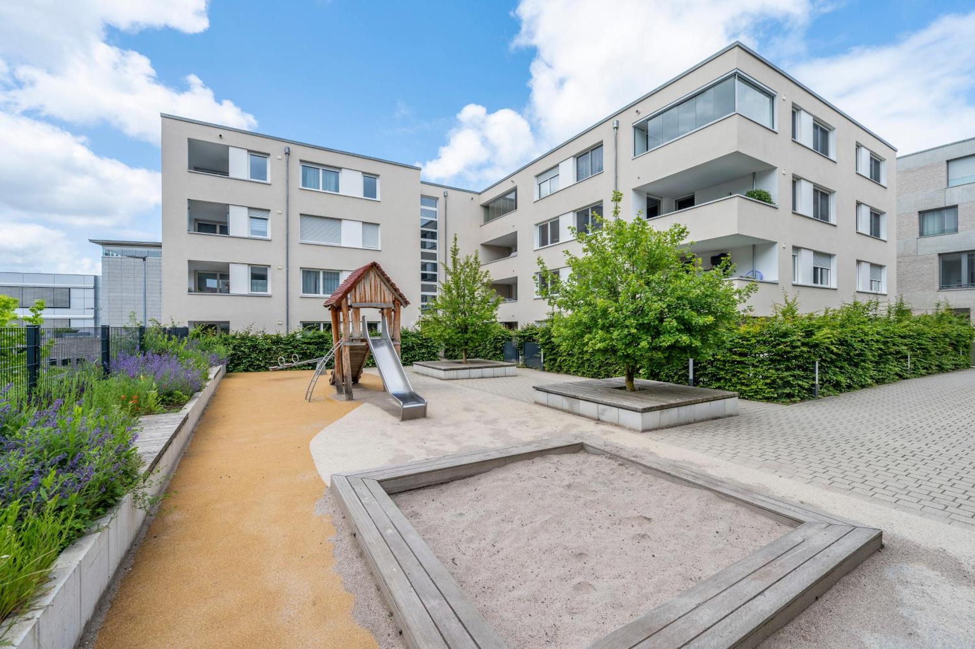 Exquis 2br Design Louis I Parking I Balcony I Mercedes-benz I Family-friendly Apartment Boeblingen