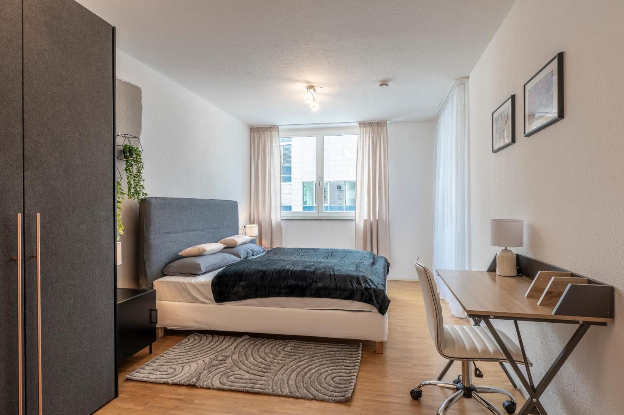 Apartment Exquis 2br Design Louis I Parking I Balcony I Mercedes-benz I Family-friendly