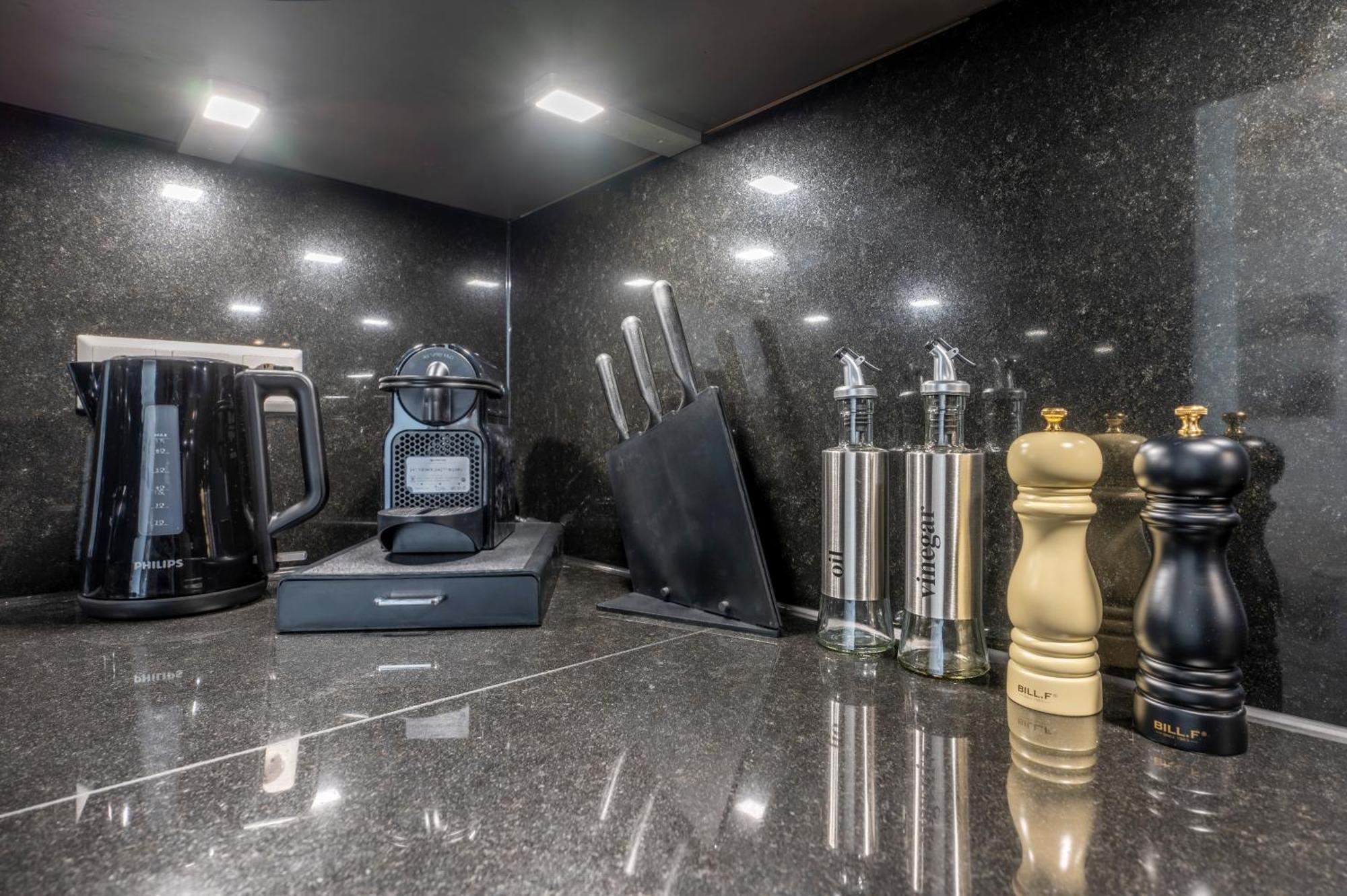 Exquis 2br Design Louis I Parking I Balcony I Mercedes-benz I Family-friendly * Boeblingen